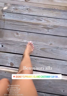 Giorgia Palmas feet photo thumbnail
