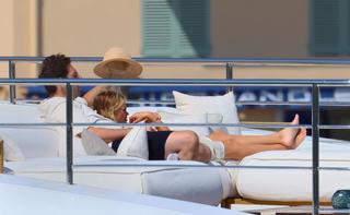 Sofia Richie feet photo thumbnail