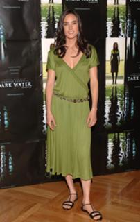 Jennifer Connelly feet photo thumbnail