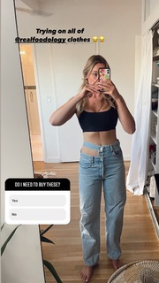 Katrina Bowden feet photo thumbnail
