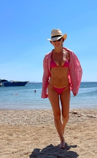 Bar Refaeli feet photo thumbnail