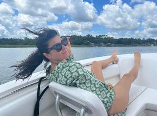 Angie Harmon feet photo thumbnail