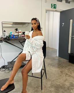 Rochelle Humes feet photo thumbnail