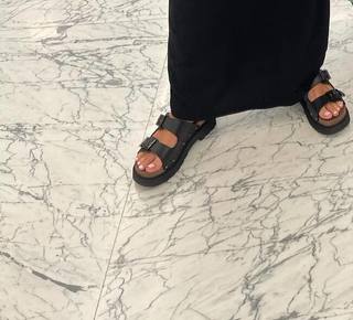 Chiara Ferragni feet photo thumbnail