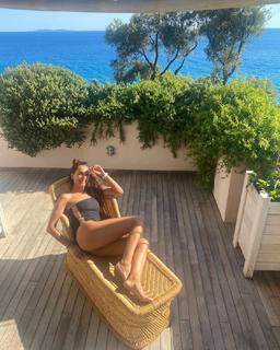 Caterina Balivo feet photo thumbnail