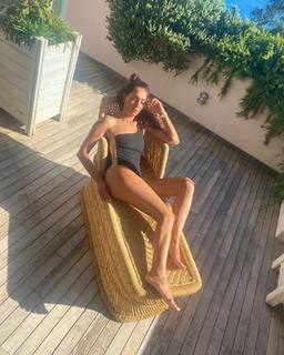 Caterina Balivo feet photo thumbnail