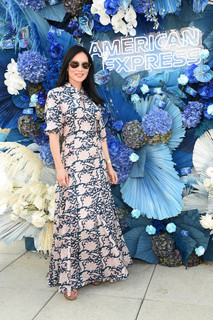 Lucy Liu feet photo thumbnail