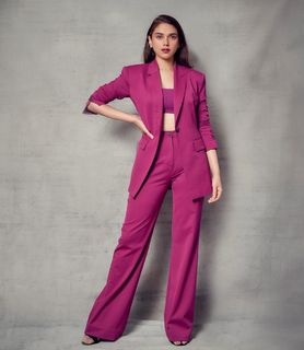 Aditi Rao Hydari feet photo thumbnail