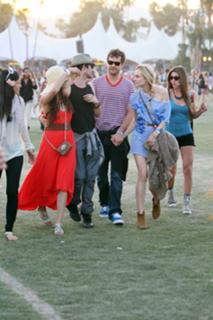 Nina Dobrev feet photo thumbnail