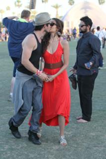 Nina Dobrev feet photo thumbnail