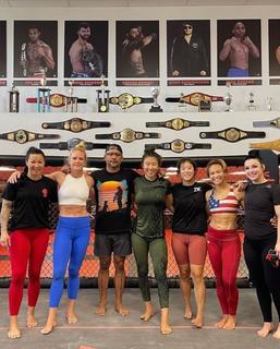 Holly Holm feet photo thumbnail