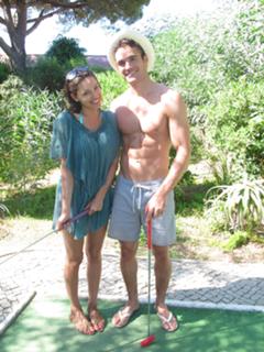 Kelly Brook feet photo thumbnail