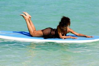 Rihanna feet photo thumbnail