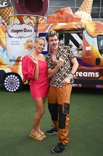 Pixie Lott feet photo thumbnail