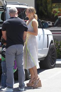 LeAnn Rimes feet photo thumbnail