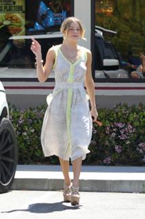 LeAnn Rimes feet photo thumbnail