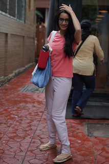 Shraddha Kapoor feet photo thumbnail