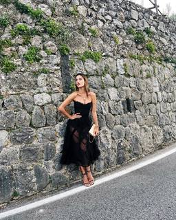 Alessandra Ambrosio feet photo thumbnail
