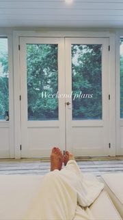 Lea Michele feet photo thumbnail