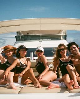 Vanessa Hudgens feet photo thumbnail