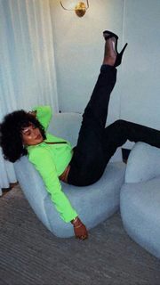 Joy Taylor feet photo thumbnail