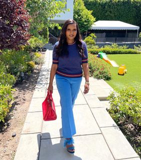 Mindy Kaling feet photo thumbnail