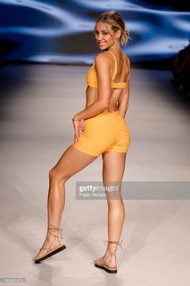Charly Jordan feet photo thumbnail