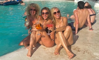 Elsa Pataky feet photo thumbnail