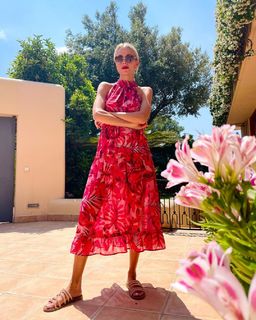 Doukissa Nomikou feet photo thumbnail