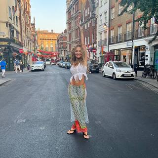 Rita Ora feet photo thumbnail