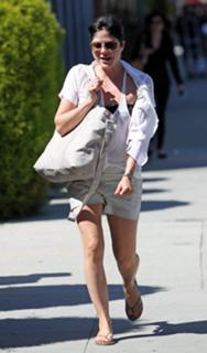 Selma Blair feet photo thumbnail