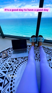 Jen Selter feet photo thumbnail