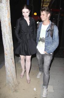 Michelle Trachtenberg feet photo thumbnail