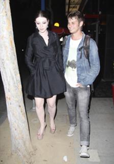 Michelle Trachtenberg feet photo thumbnail