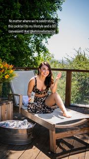 Francia Raisa feet photo thumbnail