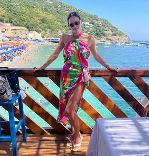 Katharine McPhee feet photo thumbnail