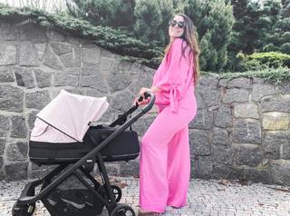 Ewa Farna feet photo thumbnail
