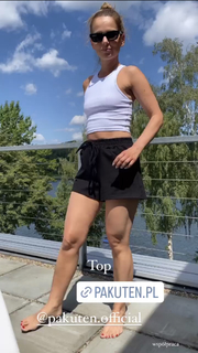 Paulina Sykut feet photo thumbnail