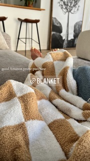 Daniella Monet feet photo thumbnail