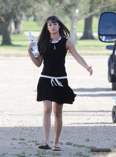 Lea Michele feet photo thumbnail