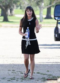 Lea Michele feet photo thumbnail