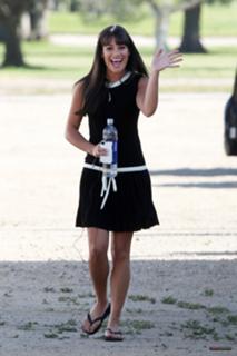 Lea Michele feet photo thumbnail