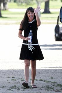 Lea Michele feet photo thumbnail