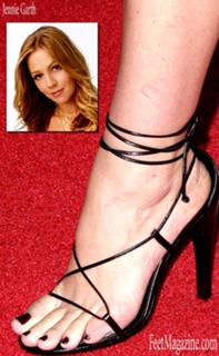 Jennie Garth feet photo thumbnail