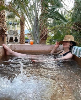 Laura Prepon feet photo 5