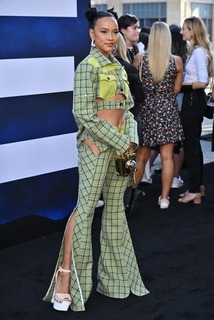Karrueche Tran feet photo thumbnail