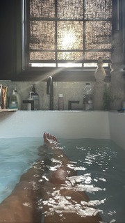 Jessie James Decker feet photo thumbnail