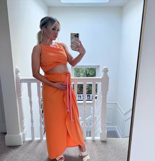 Jorgie Porter feet photo thumbnail