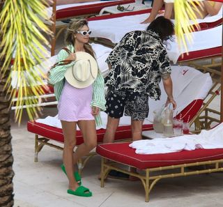 Heidi Klum feet photo thumbnail