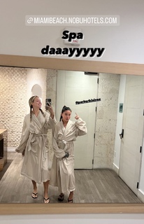 Charly Jordan feet photo thumbnail